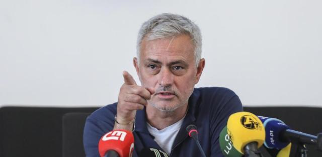 JJB竞技宝-晋级欧联杯半决赛 穆里尼奥为何要问卡萨诺在吗？