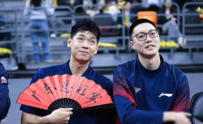 竞技宝官网-广东队、首钢队多名主力球员受伤，争冠前景希望渺茫